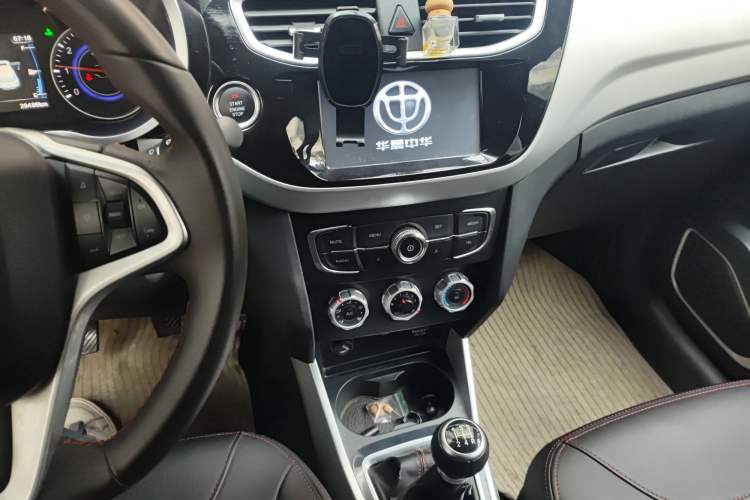 Used Brilliance V3 2015 1.5L Manual Smart Version Audio And AC Panel