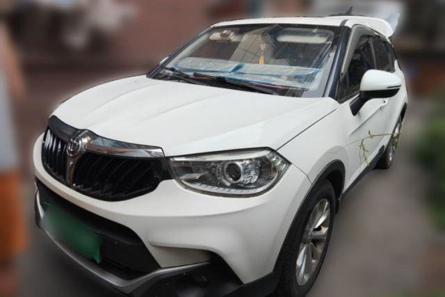 Używany Brilliance V3 2015 1.5L Manual Smart Version