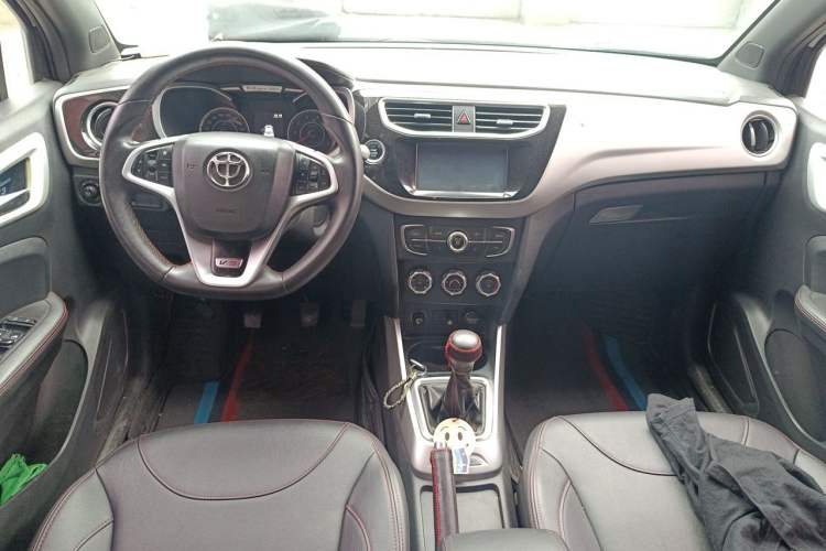 Used Brilliance V3 2015 1.5L Manual Smart Version Center Console