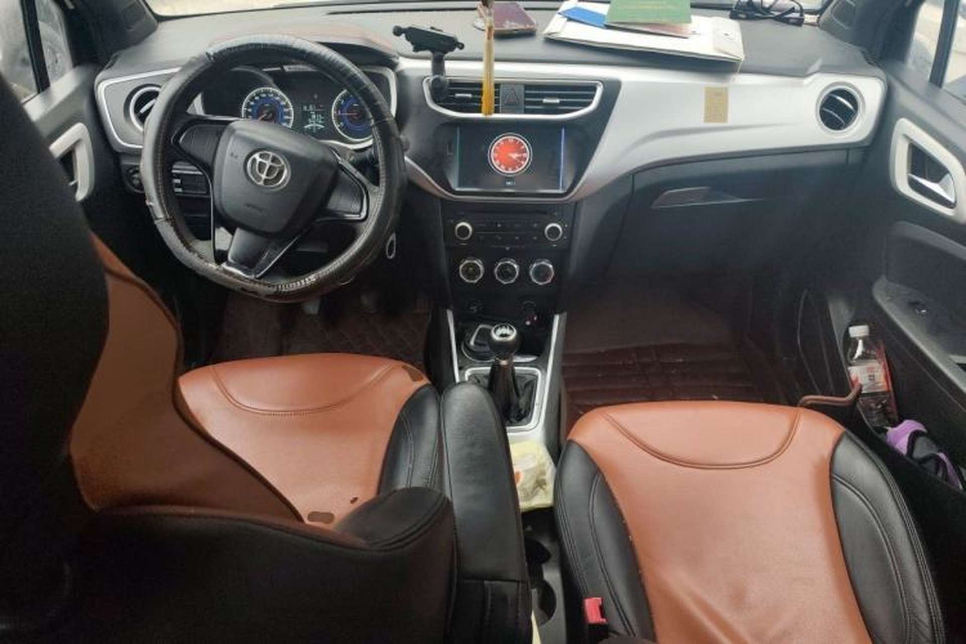 Used Brilliance V3 2015 1.5L Manual Comfort Model Center Console