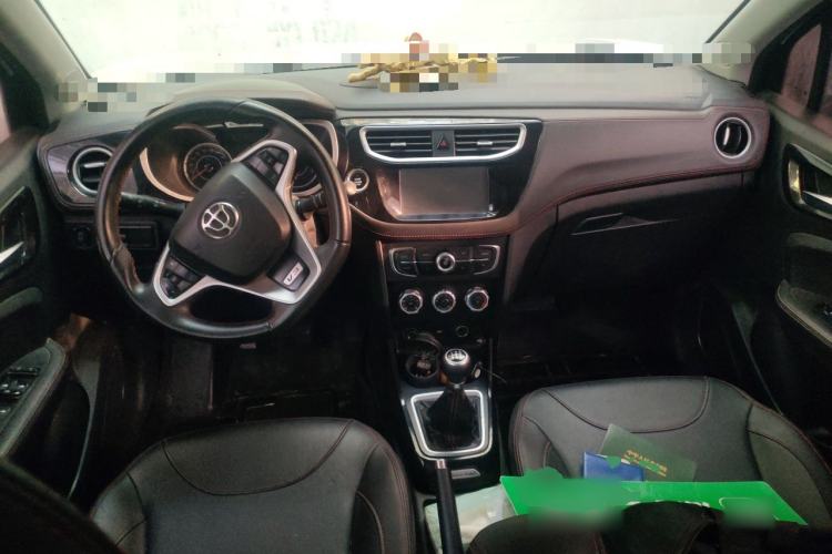 Used Brilliance V3 2015 1.5L Manual Smart Version Center Console