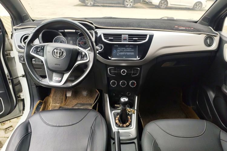 Used Brilliance V3 2015 1.5L Manual Smart Version Center Console