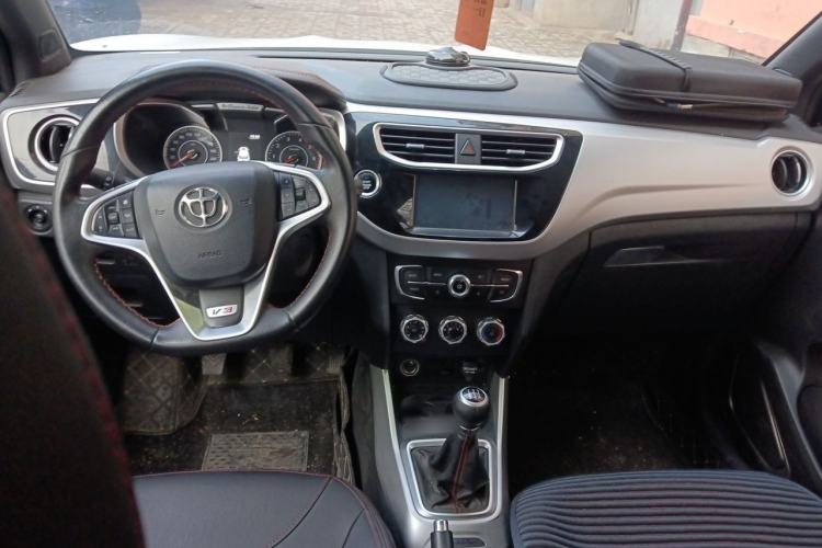 Used Brilliance V3 2015 1.5L Manual Smart Version Center Console