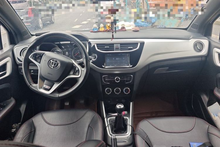 Used Brilliance V3 2015 1.5L Manual Smart Version Center Console