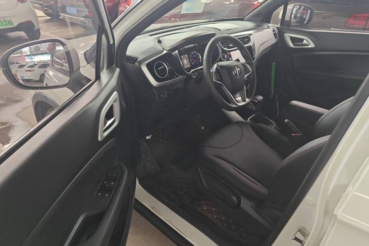 Used Brilliance V3 2015 1.5L Automatic Smart Version Driver Seat