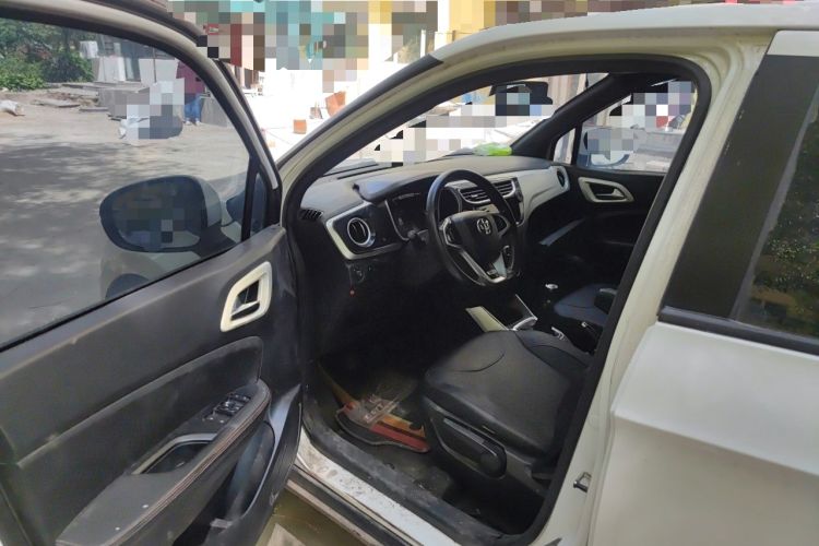 Used Brilliance V3 2015 1.5L Manual Smart Version Driver Seat