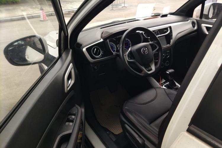 Used Brilliance V3 2015 1.5T Automatic Elite Model Driver Seat