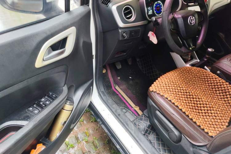 Used Brilliance V3 2015 1.5L Manual Comfort Model Driver Seat