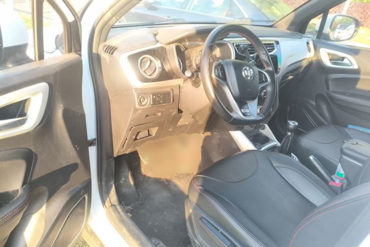 Used Brilliance V3 2015 1.5L Manual Smart Version Driver Seat