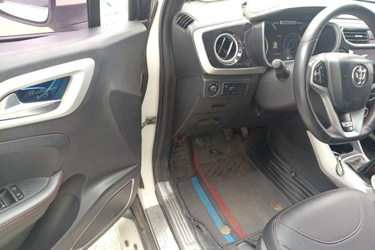 Used Brilliance V3 2015 1.5L Manual Smart Version Driver Seat