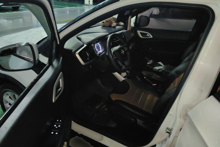Used Brilliance V3 2015 1.5L Automatic Elite Model Driver Seat