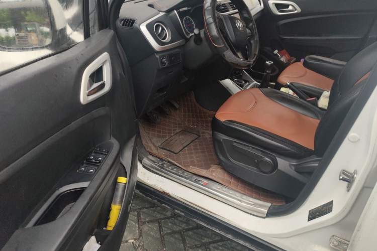 Used Brilliance V3 2015 1.5L Manual Comfort Model Driver Seat