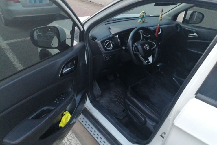 Used Brilliance V3 2015 1.5L Automatic Smart Version Driver Seat