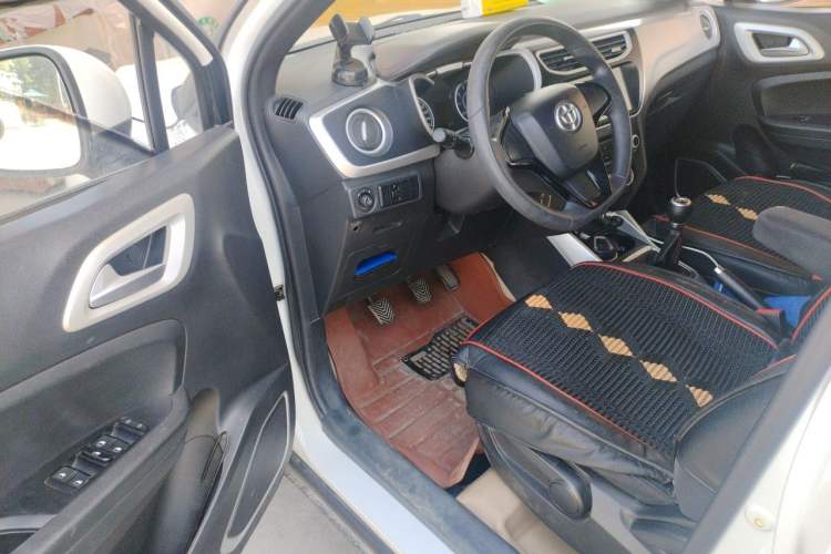 Used Brilliance V3 2015 1.5L Manual Base Version Driver Seat