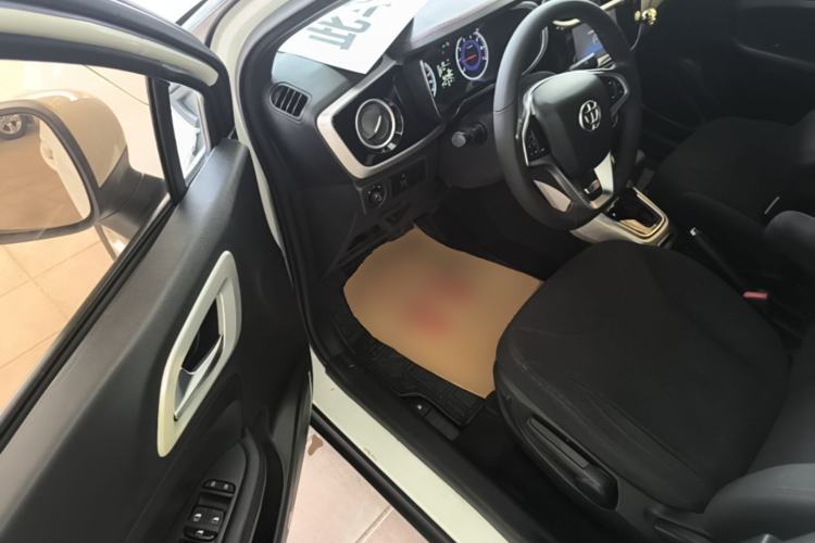 Used Brilliance V3 2015 1.5L Automatic Elite Model Driver Seat