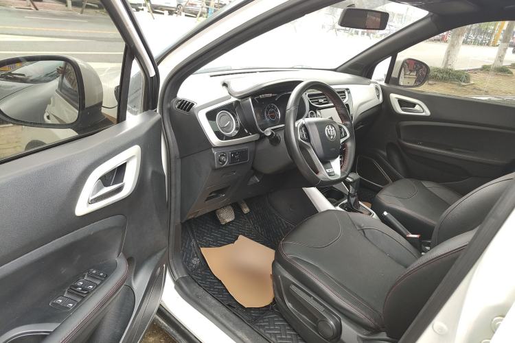 Used Brilliance V3 2015 1.5T Automatic Flagship Model Driver Seat