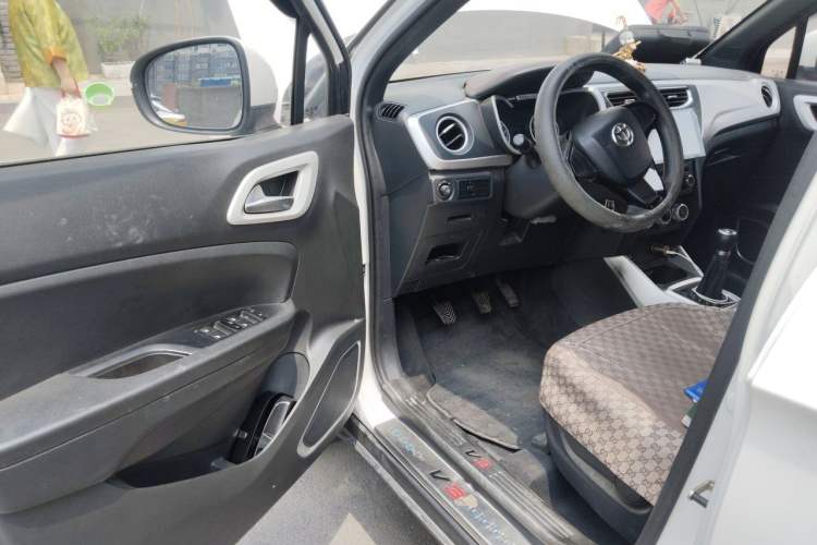 Used Brilliance V3 2015 1.5L Manual Comfort Model Driver Seat