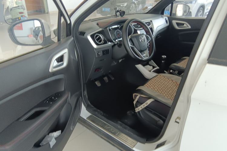 Used Brilliance V3 2015 1.5L Manual Elite Model Driver Seat