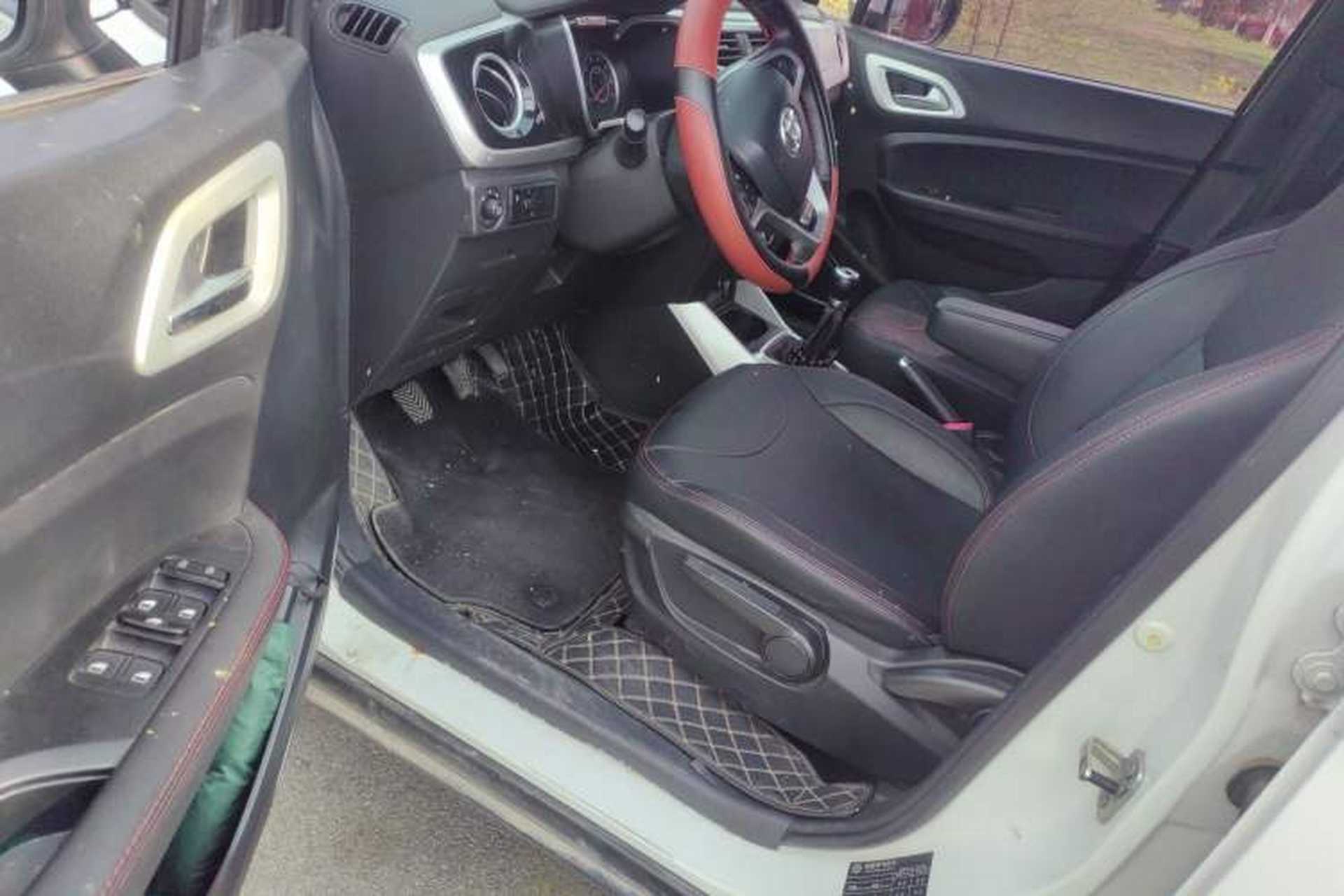 Used Brilliance V3 2015 1.5L Manual Smart Version Driver Seat
