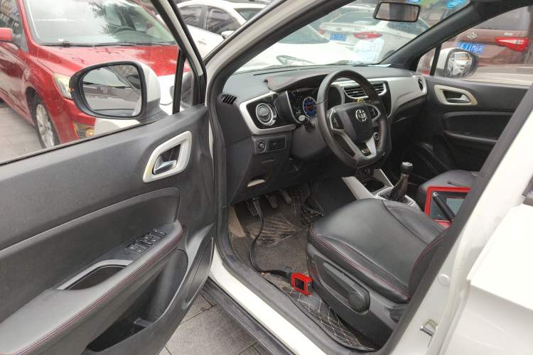Used Brilliance V3 2015 1.5L Manual Elite Model Driver Seat