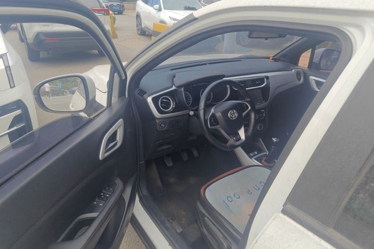 Used Brilliance V3 2015 1.5L Manual Elite Model Driver Seat