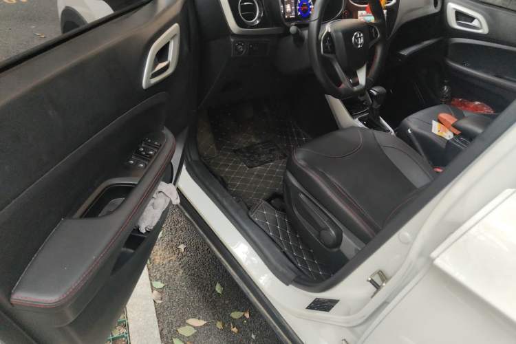 Used Brilliance V3 2015 1.5L Automatic Smart Version Driver Seat