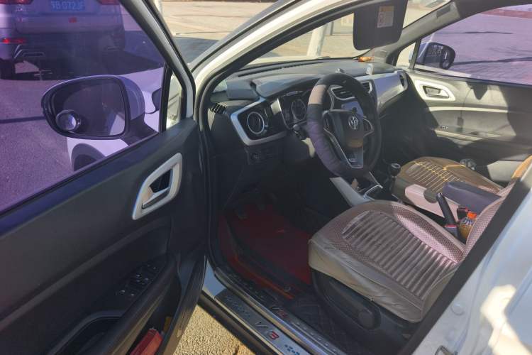 Used Brilliance V3 2015 1.5T Manual Urban Model Driver Seat