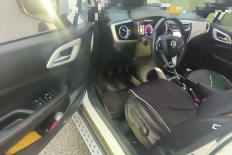 Used Brilliance V3 2015 1.5L Manual Smart Version Driver Seat