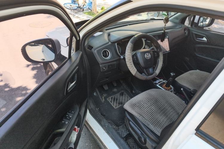 Used Brilliance V3 2015 1.5L Manual Smart Version Driver Seat