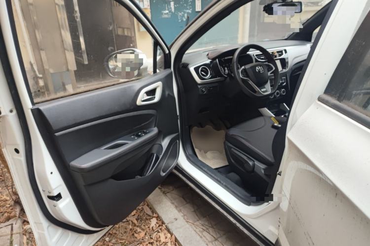 Used Brilliance V3 2015 1.5L Manual Smart Version Driver Seat