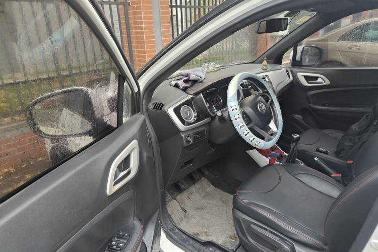Used Brilliance V3 2015 1.5L Manual Smart Version Driver Seat