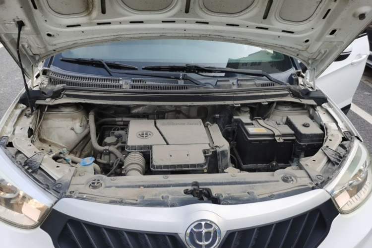 Used Brilliance V3 2015 1.5L Manual Comfort Model Engine Bay