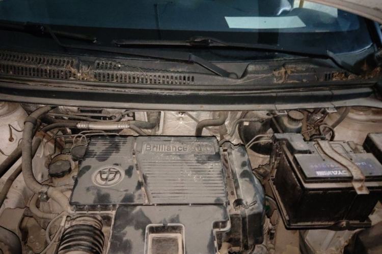 Used Brilliance V3 2015 1.5L Manual Smart Version Engine Bay