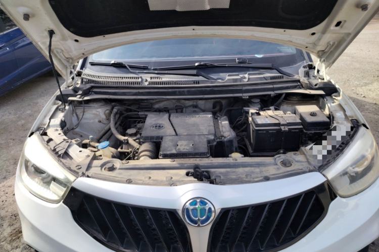 Used Brilliance V3 2015 1.5L Manual Base Version Engine Bay