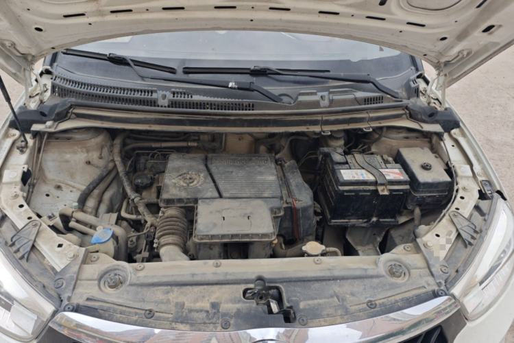 Used Brilliance V3 2015 1.5L Manual Elite Model Engine Bay