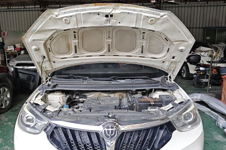 Used Brilliance V3 2015 1.5L Automatic Elite Model Engine Bay