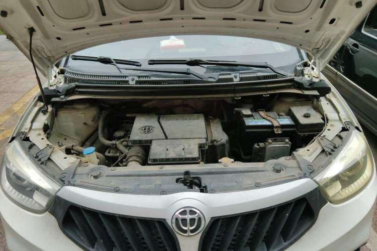 Used Brilliance V3 2015 1.5L Automatic Comfort Edition Engine Bay