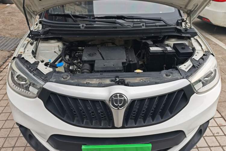 Used Brilliance V3 2015 1.5L Manual Base Version Engine Bay