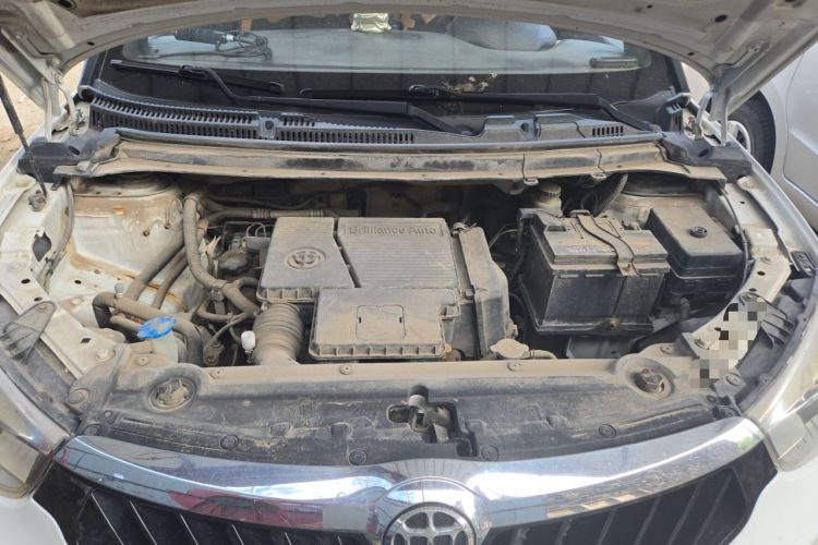 Used Brilliance V3 2015 1.5L Manual Elite Model Engine Bay