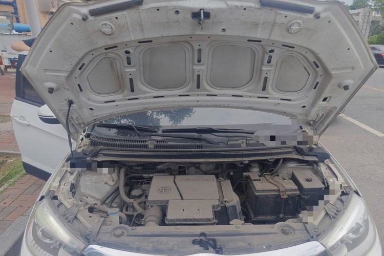 Used Brilliance V3 2015 1.5L Manual Elite Model Engine Bay