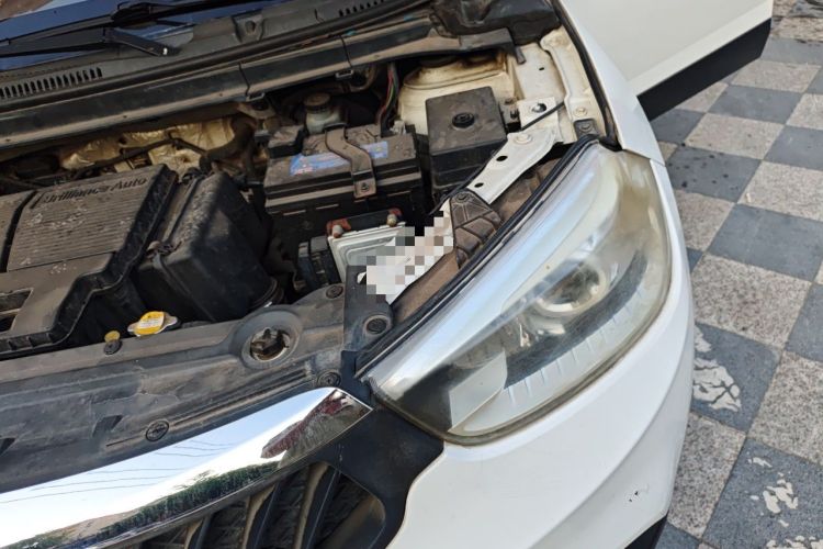 Used Brilliance V3 2015 1.5L Automatic Elite Model Engine Bay Left