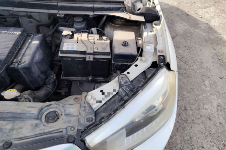 Used Brilliance V3 2015 1.5L Manual Base Version Engine Bay Left