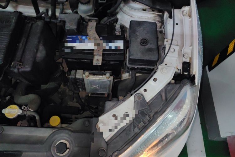Used Brilliance V3 2015 1.5L Automatic Elite Model Engine Bay Left
