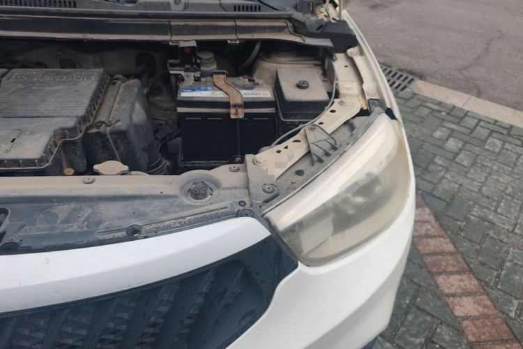 Used Brilliance V3 2015 1.5L Manual Comfort Model Engine Bay Left