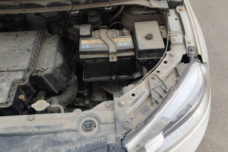 Used Brilliance V3 2015 1.5L Manual Comfort Model Engine Bay Left