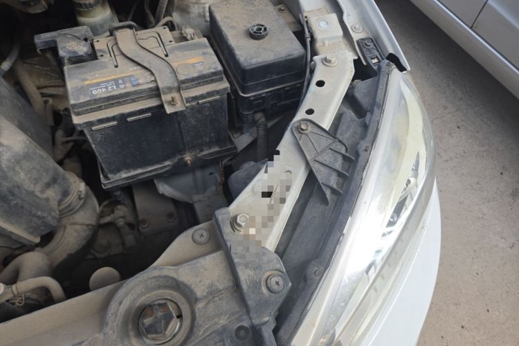 Used Brilliance V3 2015 1.5L Manual Elite Model Engine Bay Left