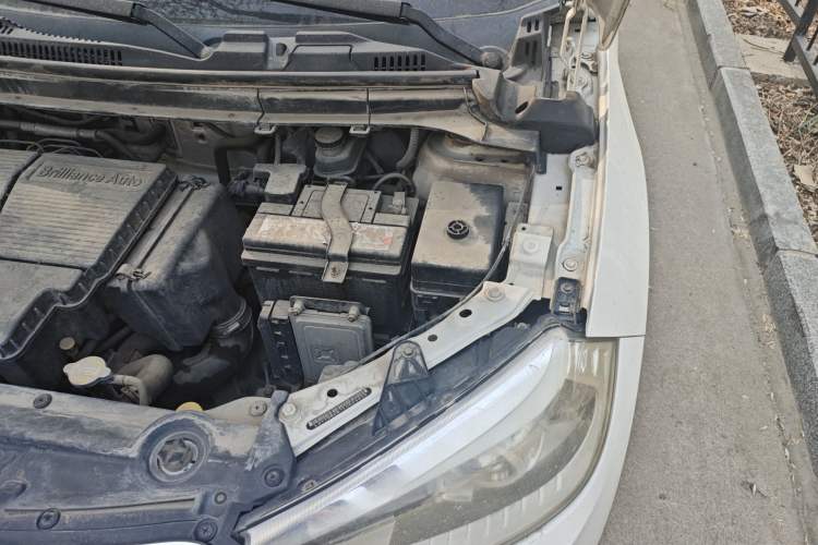 Used Brilliance V3 2015 1.5L Automatic Elite Model Engine Bay Left