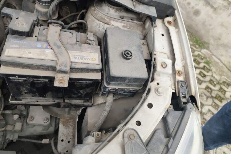 Used Brilliance V3 2015 1.5L Manual Smart Version Engine Bay Left