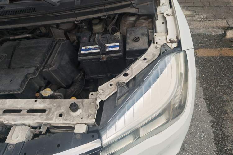 Used Brilliance V3 2015 1.5L Manual Smart Version Engine Bay Left