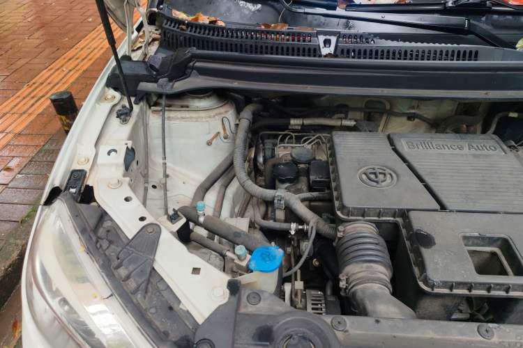 Used Brilliance V3 2015 1.5L Manual Comfort Model Engine Bay Right